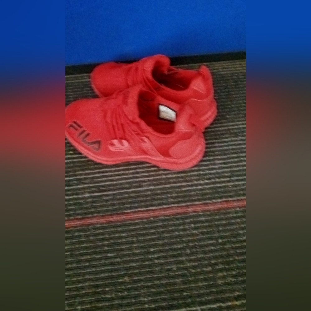 Fila Red Sneakers baby size#8 - Picture 4 of 7